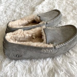 UGG Ansley grey slippers size 7 . Wool lined
